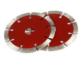 להב עיתונות חמה